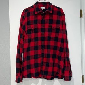 Mens XL Button up plaid flannel. Never worn. Mint condition.